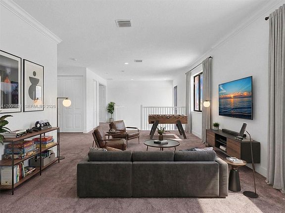 5th image of 4996 Corrado Ave