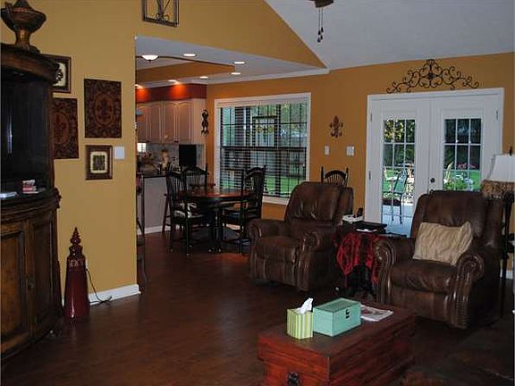 5th image of 1903 Wilmax St