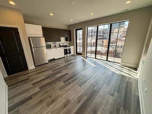 3rd image of 1220 N Bosworth Ave #303