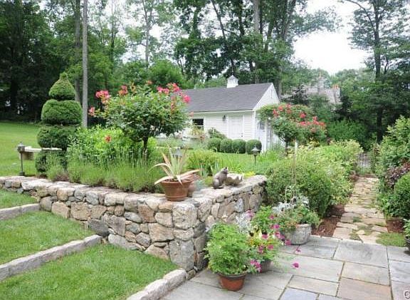 4th image of 49 Charter Oak Ln