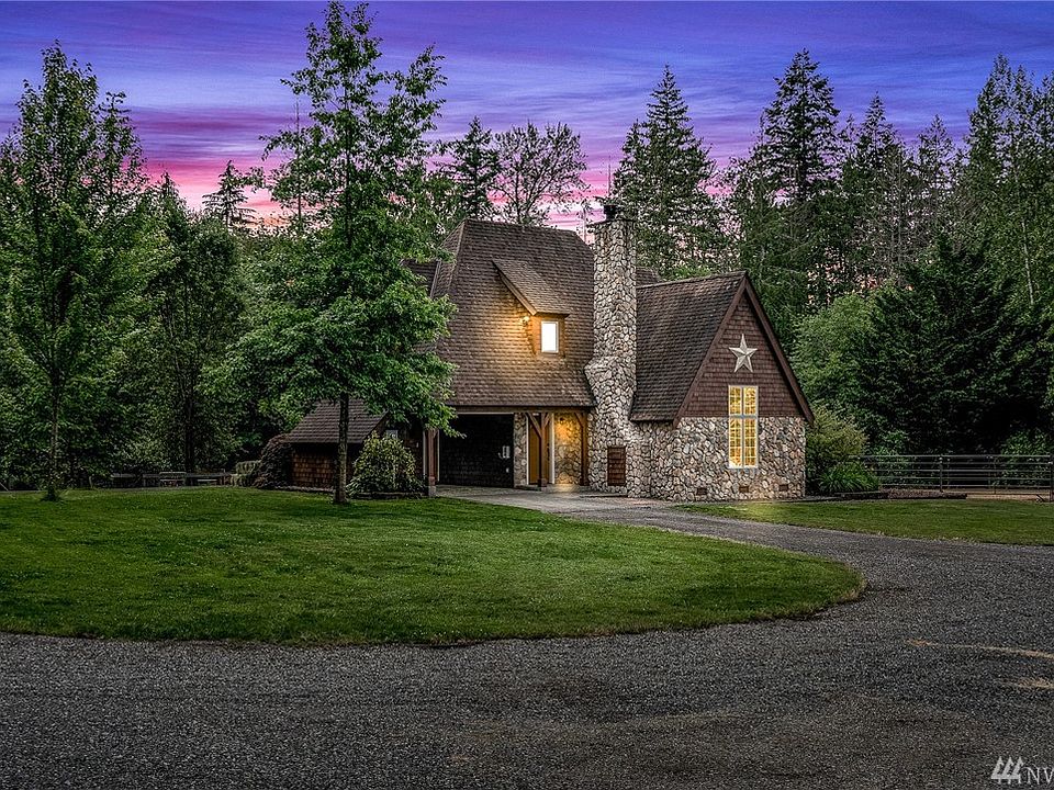 Stunning main home with 2 bedroom, 2 bath and loft