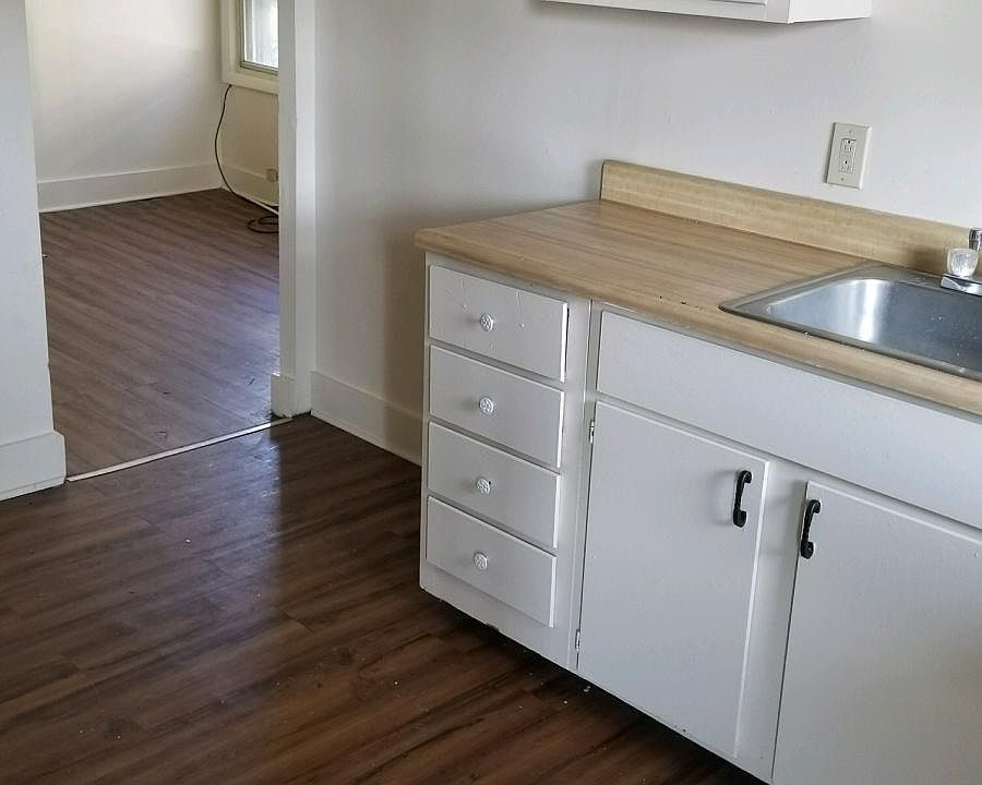 2nd image of 426 E Northampton St APT 2