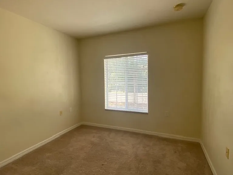 3701 45th Terrace W Lakeside Vlg #102 — Photo 17