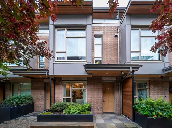 5532 Oak St, Vancouver, BC V6M 2V6