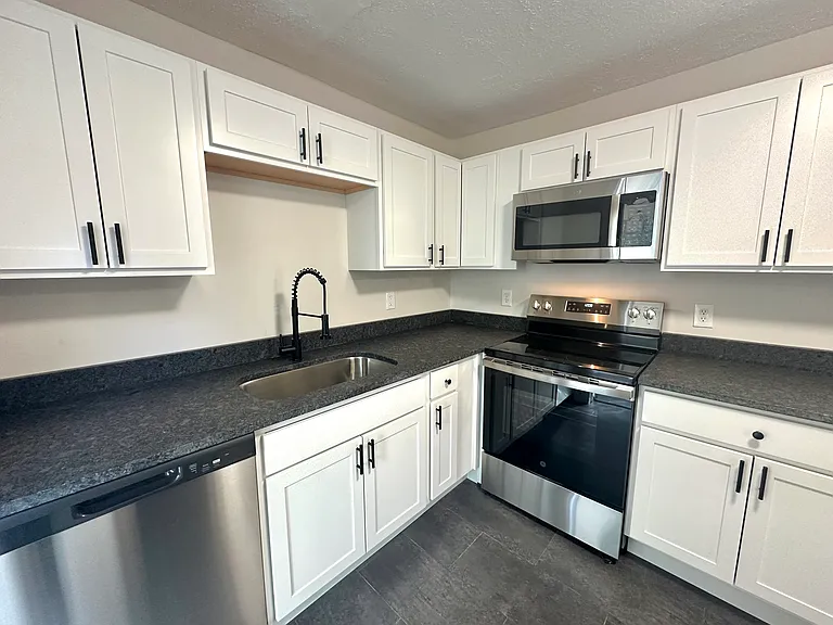 424-426 Broadway #E — Photo 7