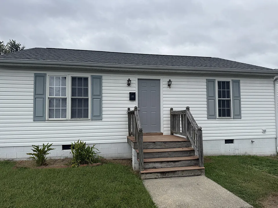 108 N Mapleleaf Ave