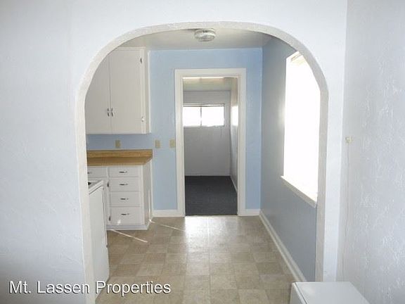 3rd image of 457 Hall St