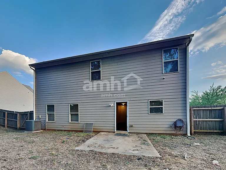4055 Clay Ct SE — Photo 17