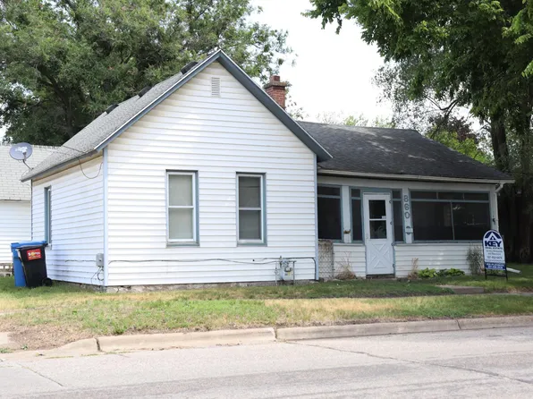 860 E 11th St, Winona, MN 55987