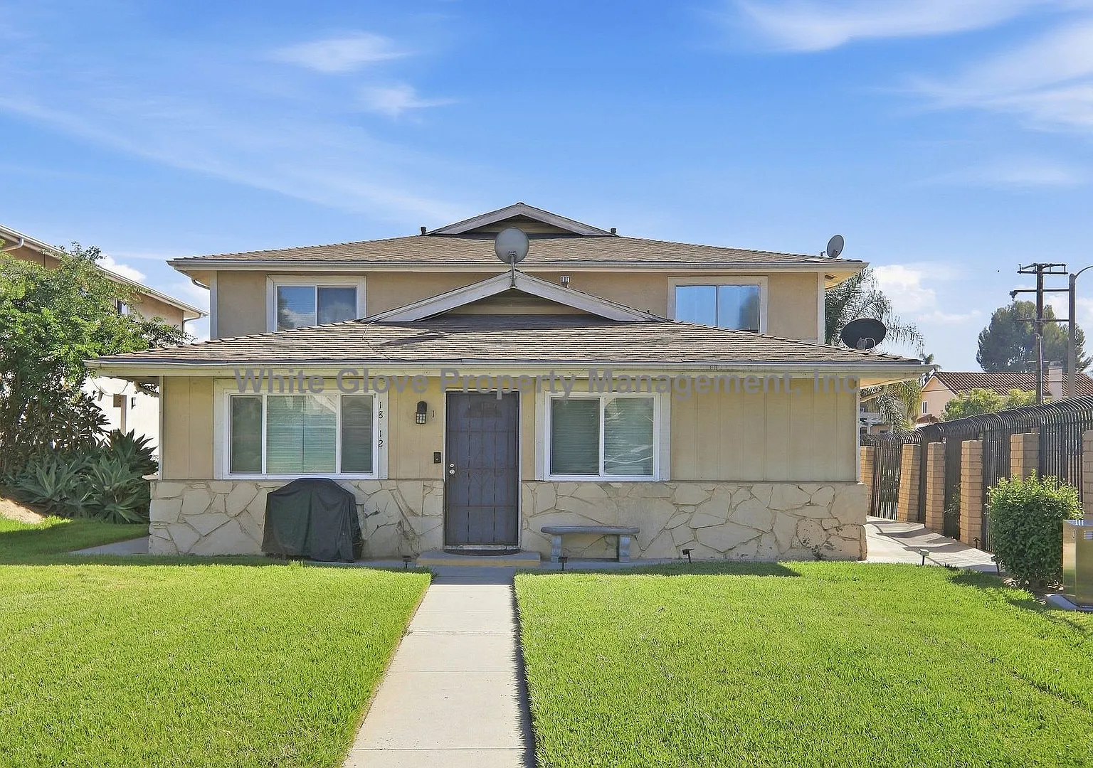 Updated 2-Bedroom Townhome in Rowland Heights with Community Pool — Photo 1