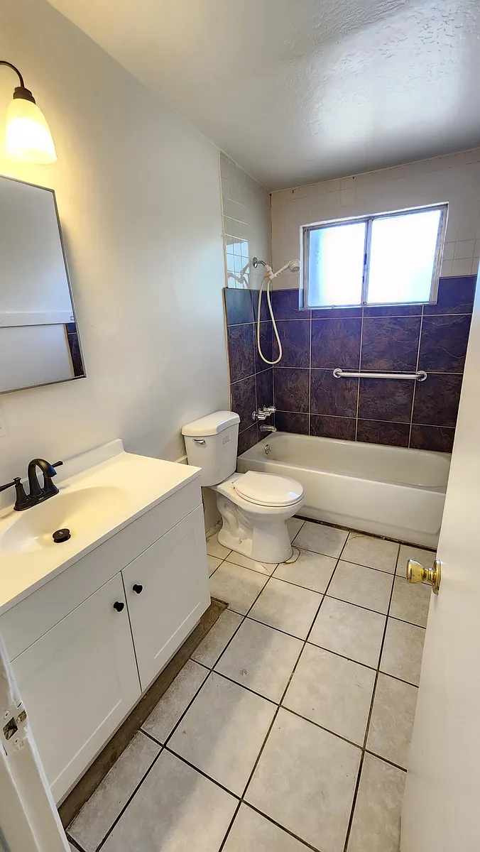 Building Photo - 573 S Hobson #1