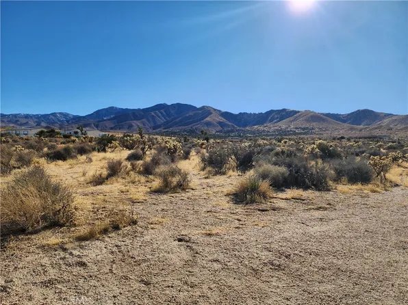 509 Mountain View Rd, Apple Valley, CA 92308