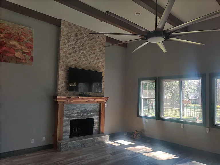 644 Durham Dr — Photo 1