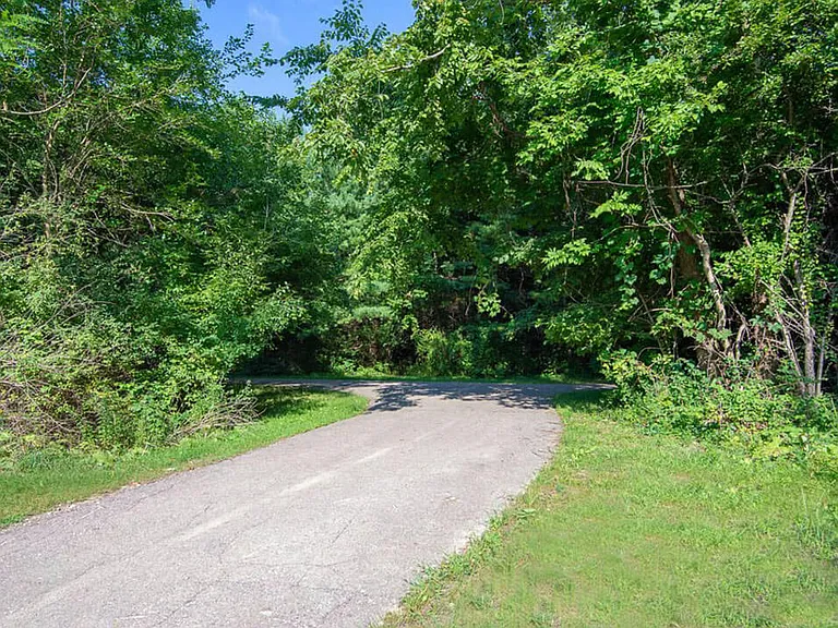 Path near Nemoke Trails