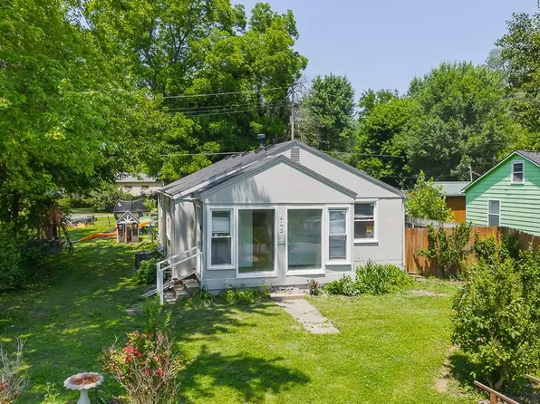 605 Newton St, Edwardsville, KS 66111