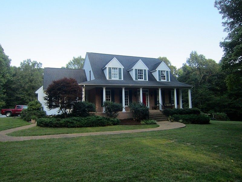 Beautiful Partial Brick Home
						:
						Resting on 5.14 acres in the quiet neighborhood of Iden's Crossing.