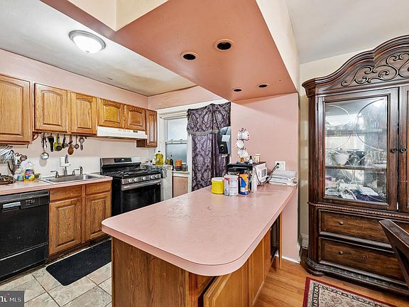 5th image of 111 Overhill Rd