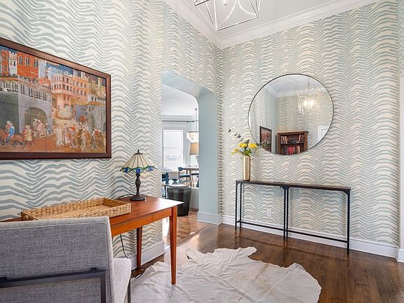 3rd image of 286 Beacon St APT 8