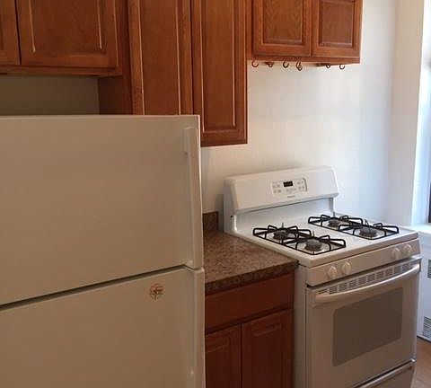 3rd image of 8331 116th St APT 6C