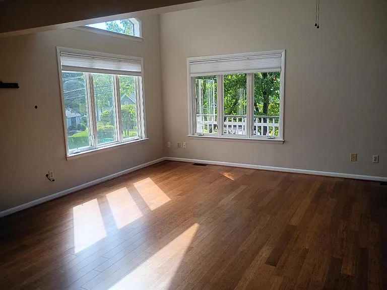 607 Overhill Dr — Photo 21