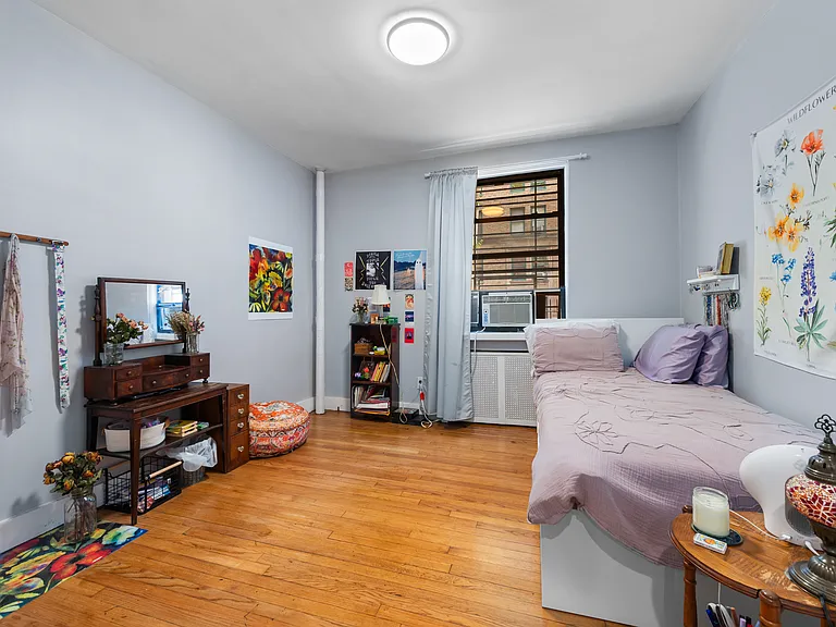326 W 45th St #1 — Photo 7