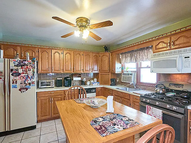 71 Oak St #71 — Photo 4