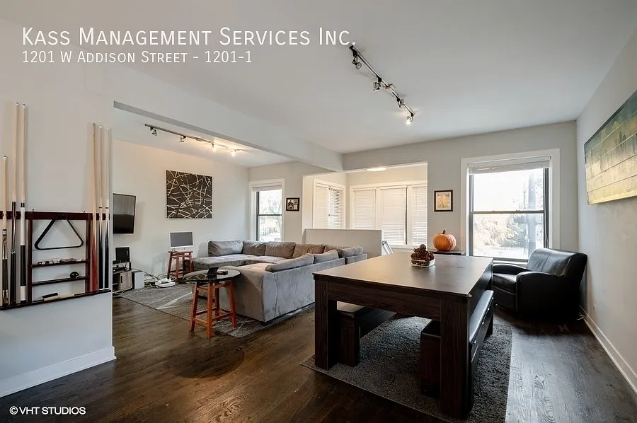 Building Photo - 1201 W Addison St #1