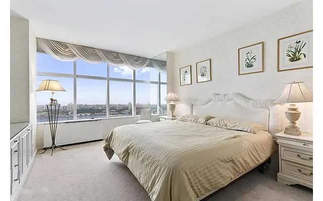 Rented by Compass | media 10