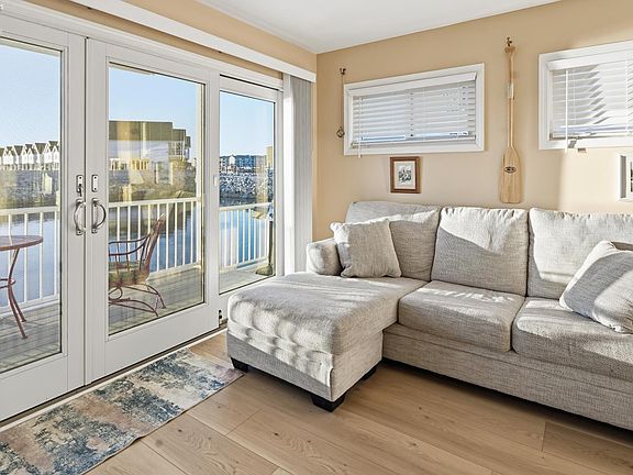 5th image of 537 W Lakeshore Dr #2
