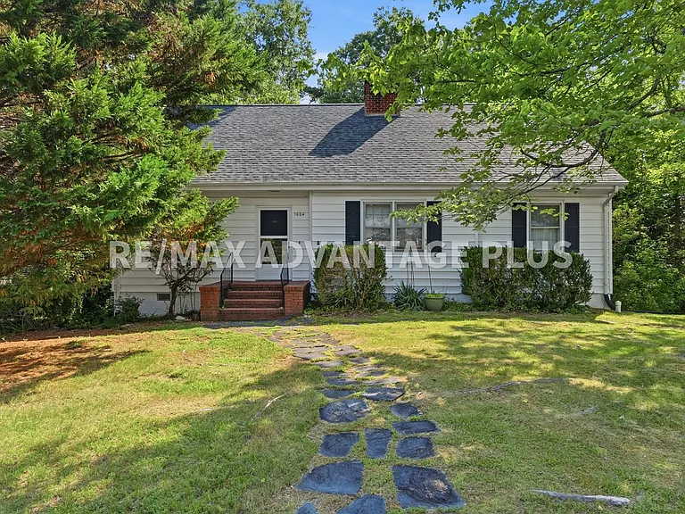 1004 Fourth Avenue Ext — Photo 1
