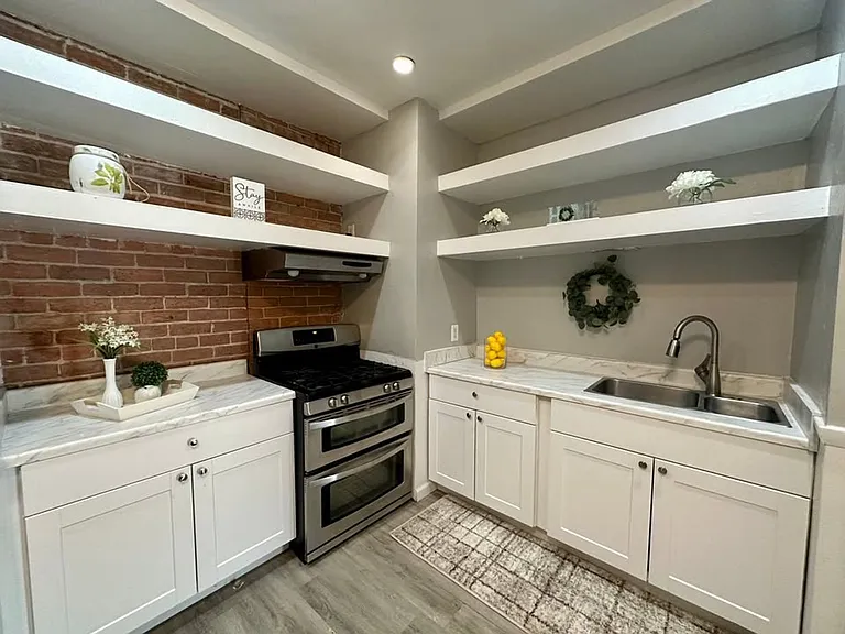 529 Colorado Ave — Photo 7