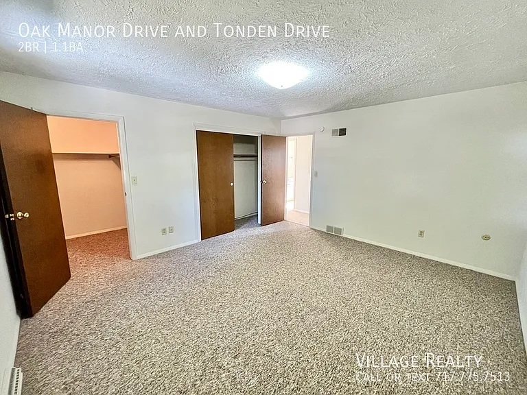 Oak Manor Dr — Photo 14