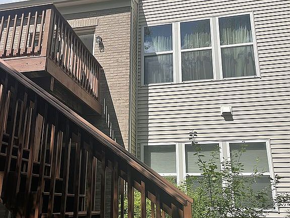 2nd image of 1419 Yellowstone Dr
