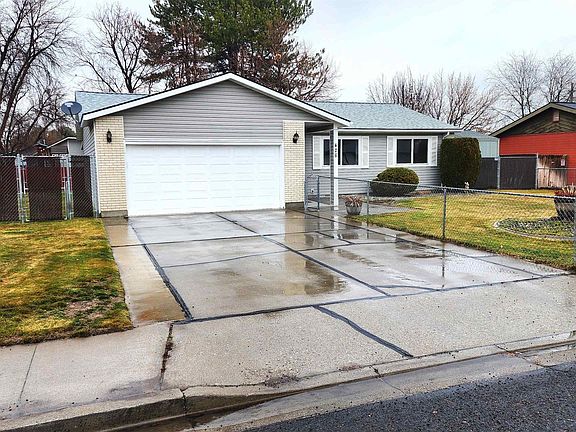 2nd image of 426 Ridgeway Dr