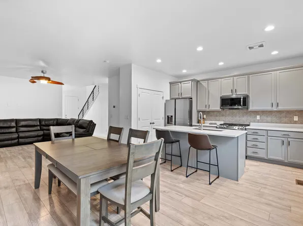 10643 S Lamond Dr, South Jordan, UT 84009