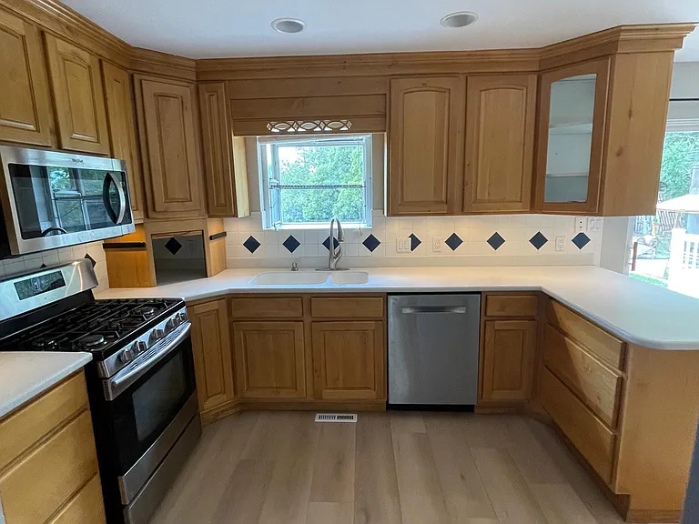 1097 Grove Creek Dr — Photo 8