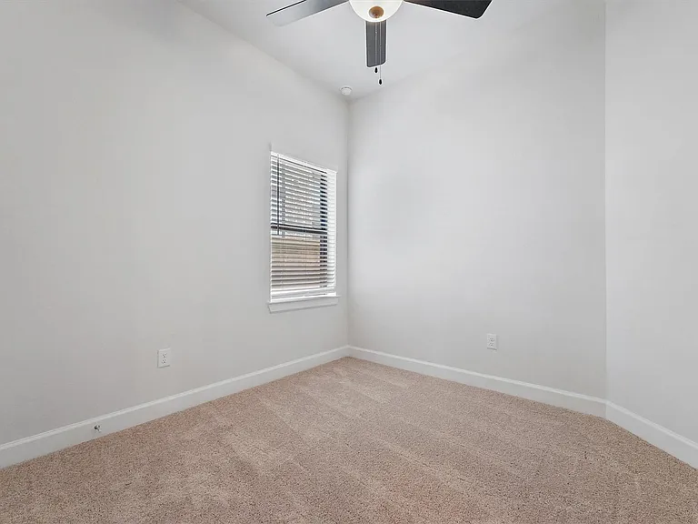 10518 William Park Dr — Photo 11