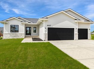 3007 Oak St, Norwalk, IA 50211