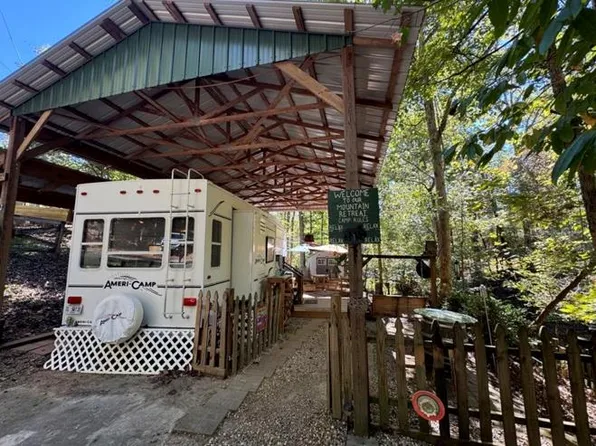 93 2nd St, Ellijay, GA 30540