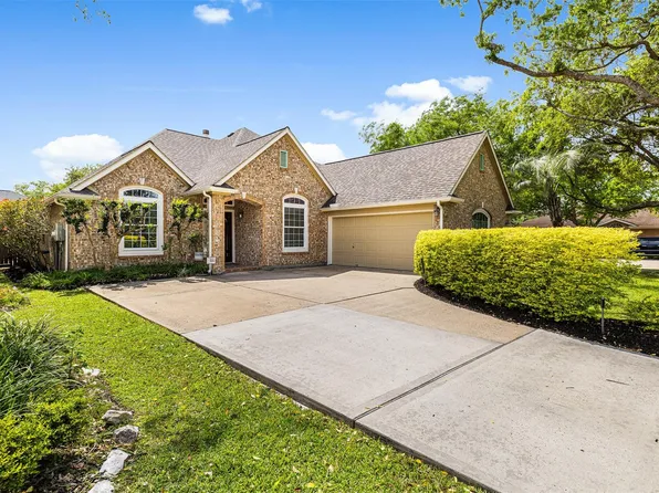 312 Summer Haven Cir, League City, TX 77573
