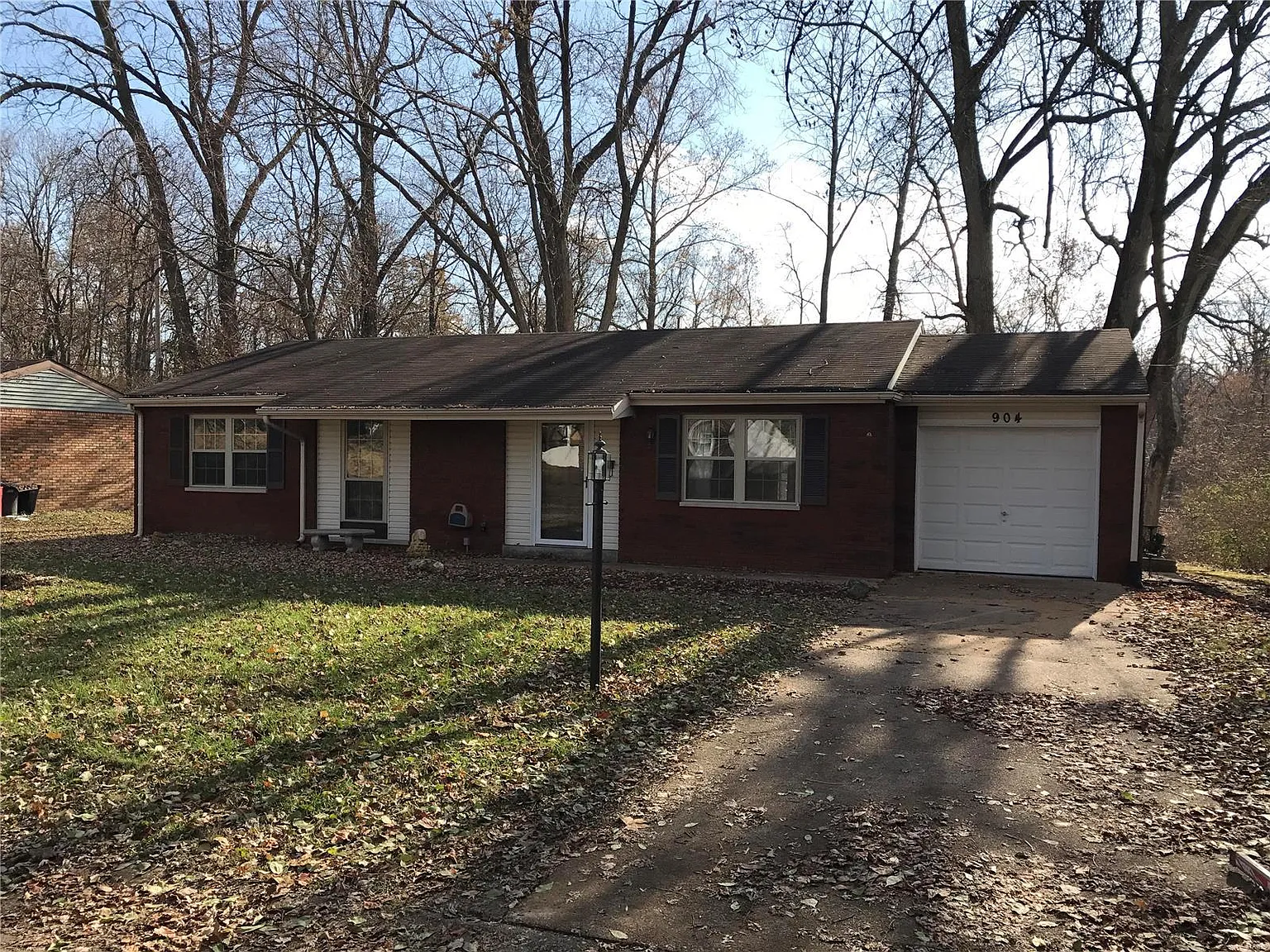 904 Wilshire Dr photo 1