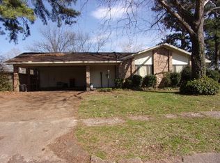 1301 Crestmere St, West Memphis, AR 72301