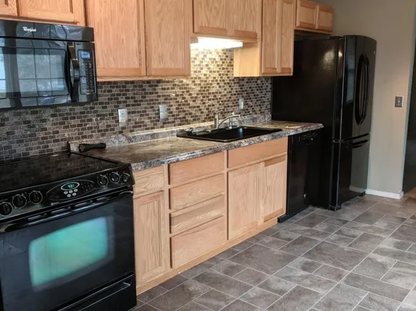 3313 Saratoga Dr, Champaign, IL 61821