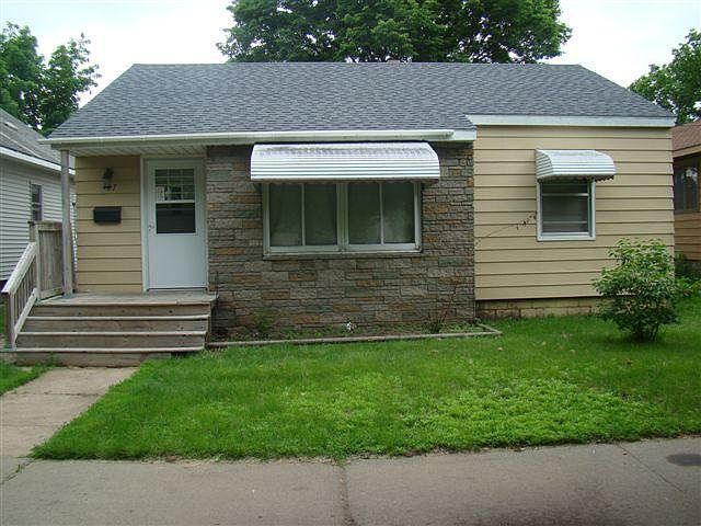 1st image of 107 18th Ave N