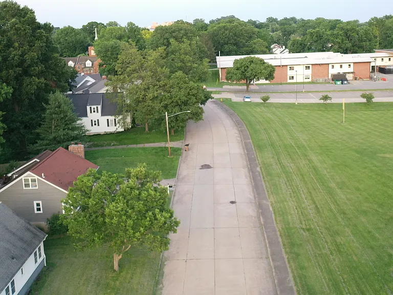 2034 Thilenius St — Photo 7