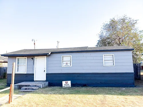 3207 Duke St Photo 1