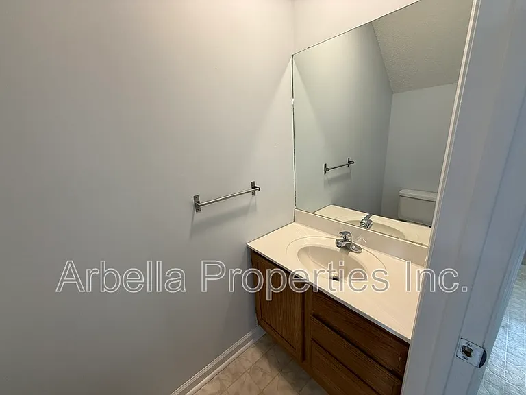 390 Erwin Hwy #2 — Photo 27