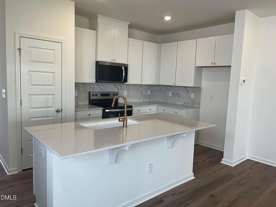 1st image of 3015 Chrys St