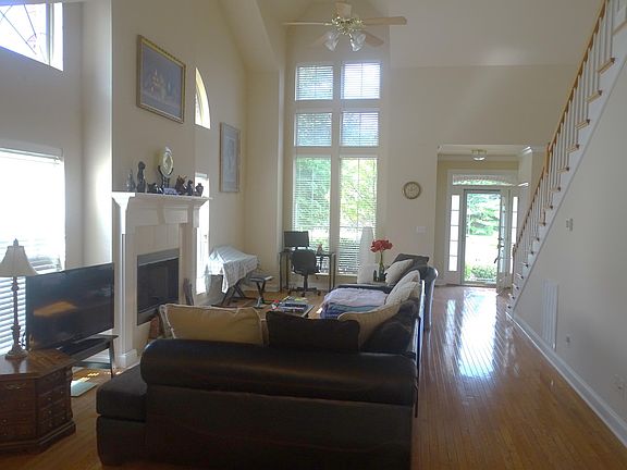 4th image of 312 Port Charles Dr