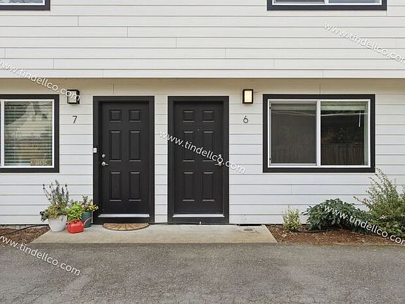 3rd image of 8019 SW 35th Ave APT 6